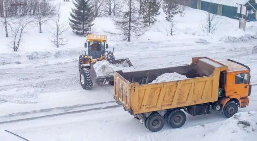 Вывоз снега самосвалом